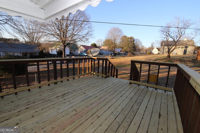 Building Photo - 201 Jennings St