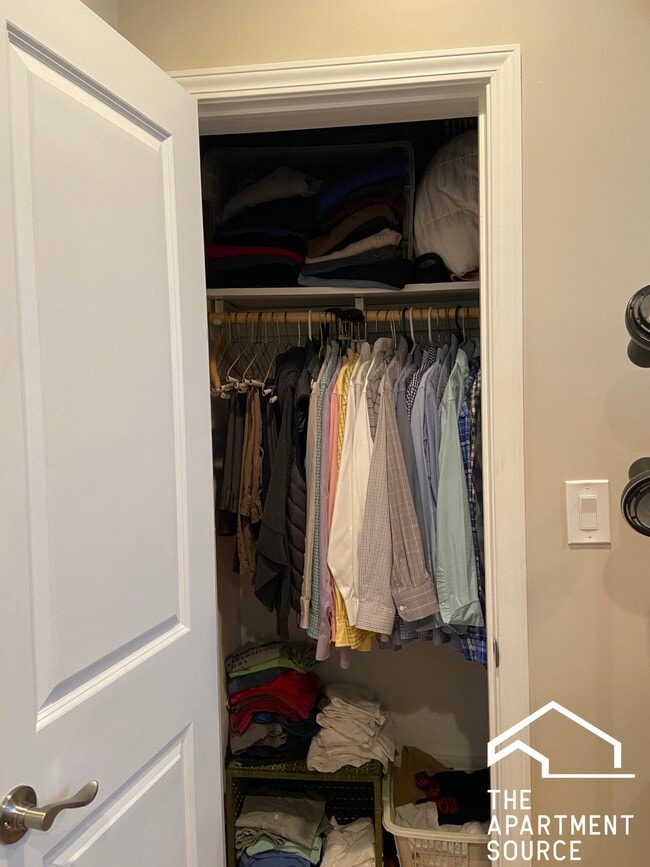 Building Photo - 1811 N Clybourn Ave