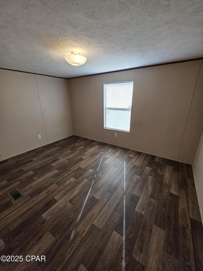 Building Photo - 2723 E 19th St