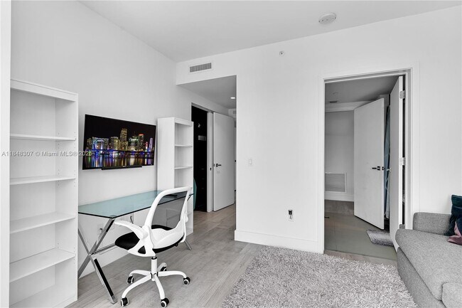 Building Photo - 1080 Brickell Ave