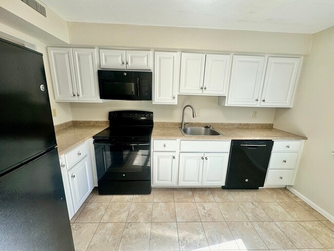 Building Photo - 13 Beal's Cove Rd