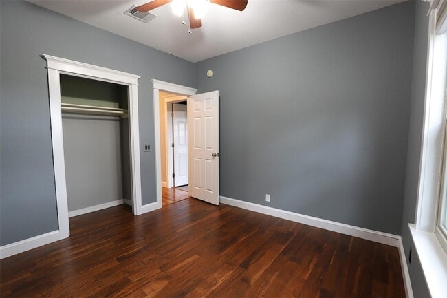 Building Photo - 8205 Mescalero Dr