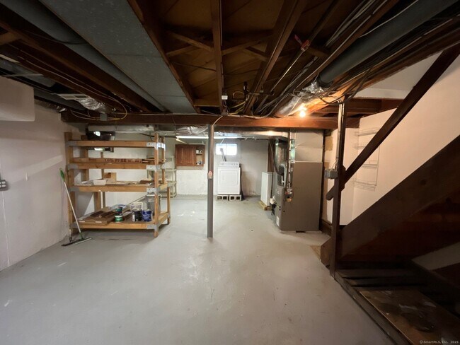 Building Photo - 174 Country Rd