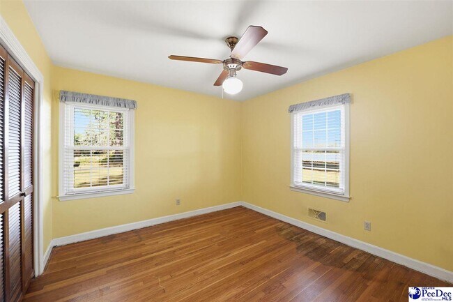 Building Photo - 2218 N Douglas St