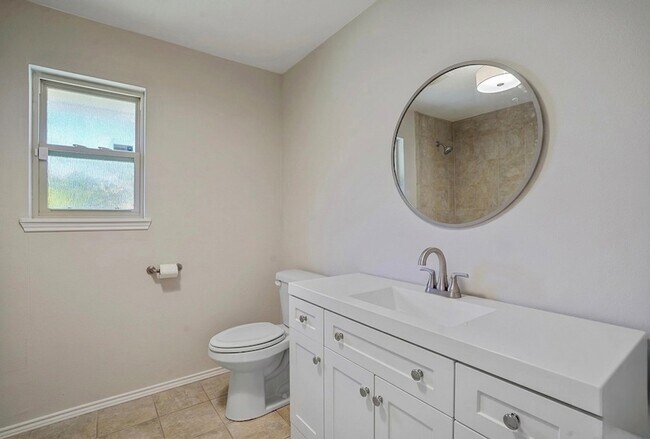 Building Photo - 4824 Darla Dr