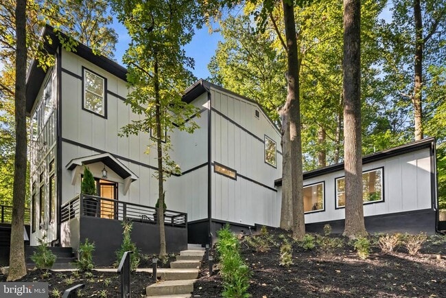 Building Photo - 811 Sligo Creek Pkwy