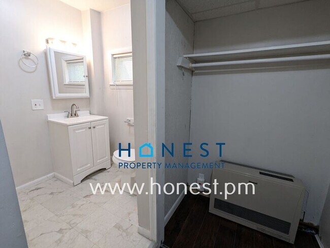 Building Photo - 110 Silver St