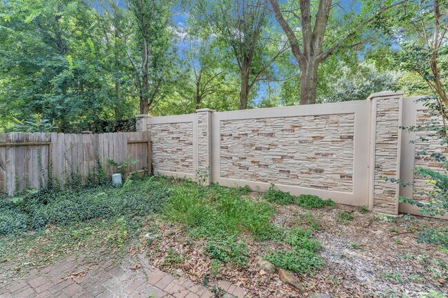 Building Photo - 16007 Sandy Path Ln