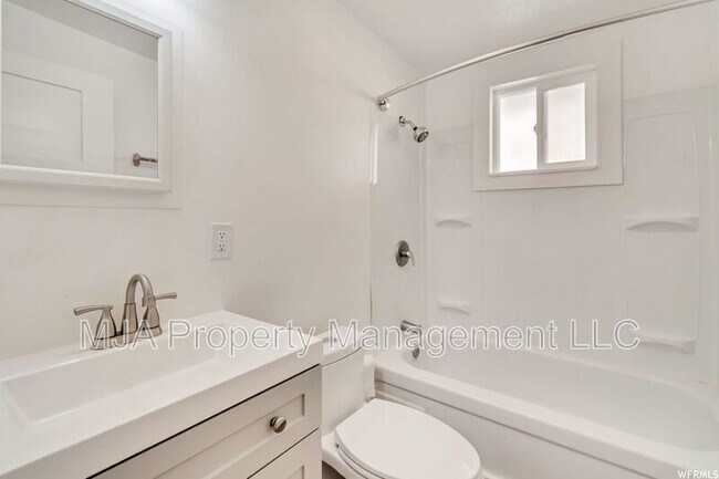 Building Photo - 927 W 1100 N