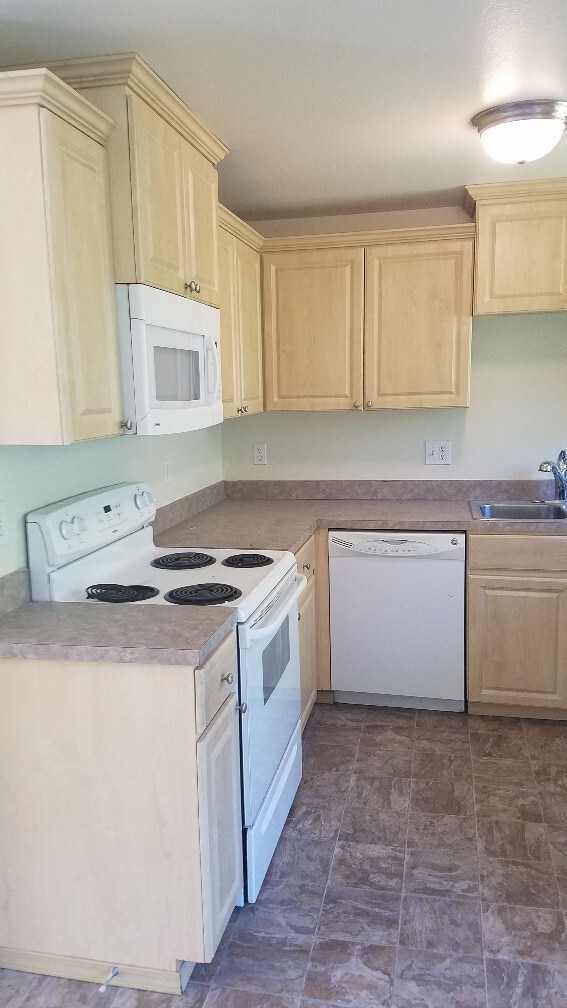 Building Photo - STATUS: UNAVAILABLE; RENTED - R106 $1895  ...