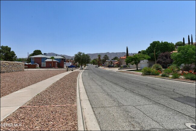 Building Photo - 695 Bluff Canyon Cir