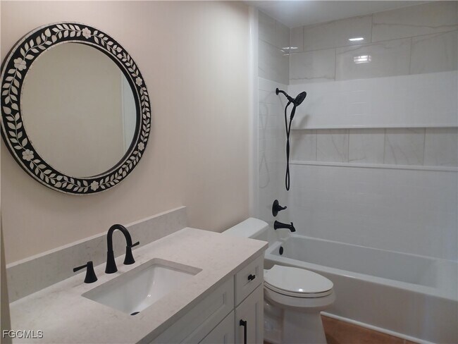 Building Photo - 5515 SW 12th Ave