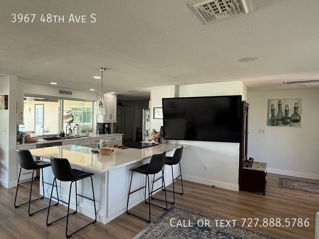 Building Photo - 3967 48th Ave S