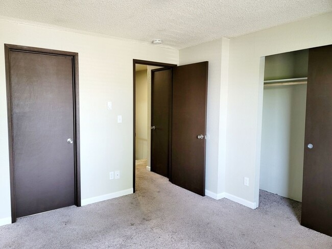 Building Photo - Auburn Triplex