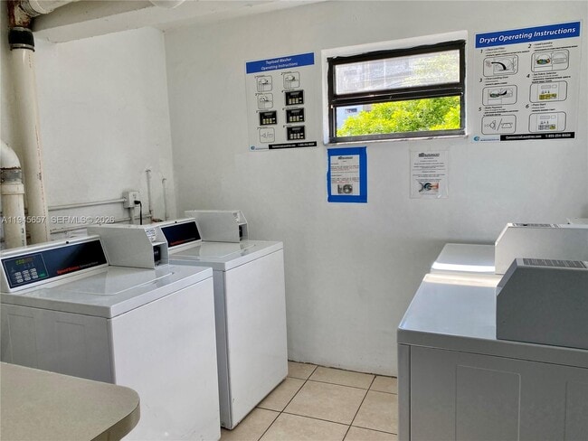 Building Photo - 17011 N Bay Rd