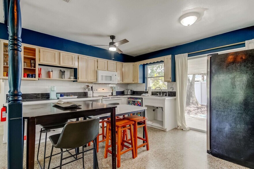 Building Photo - 311 16th Ave