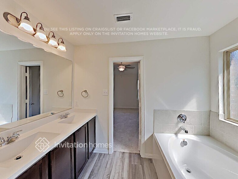 Building Photo - 1341 Rembrandt Dr