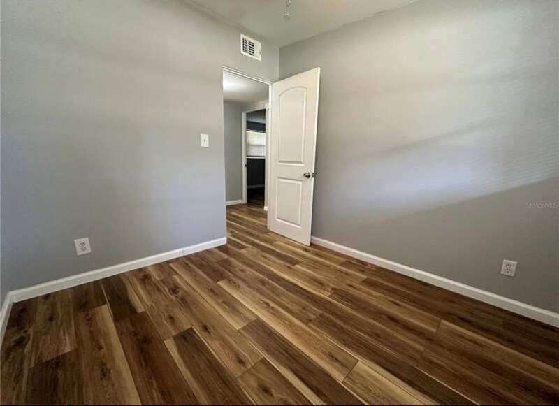 Building Photo - 3805 7th Ave W