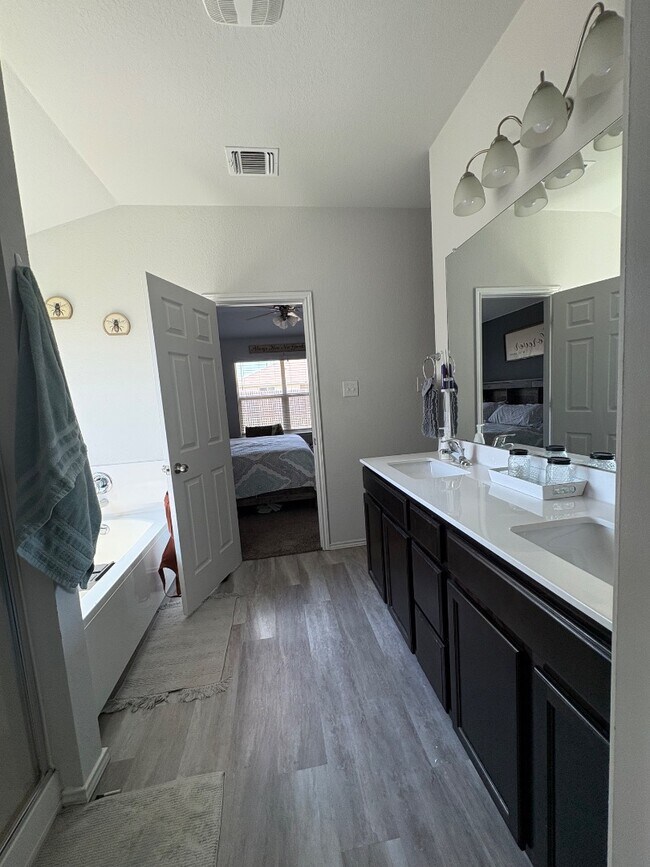 Building Photo - 2051 Wigeon Wy
