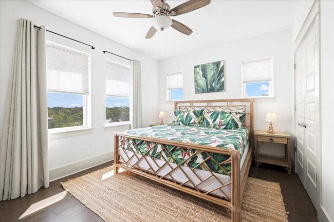 Building Photo - 275 Gulfview Cir