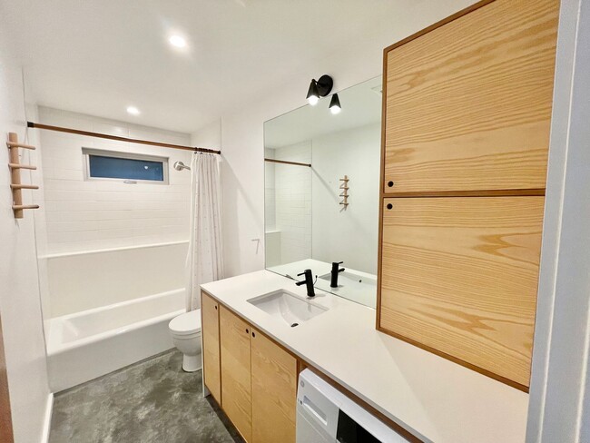 Building Photo - 2BR/1BA Potrero Hill Contemporary Residenc...