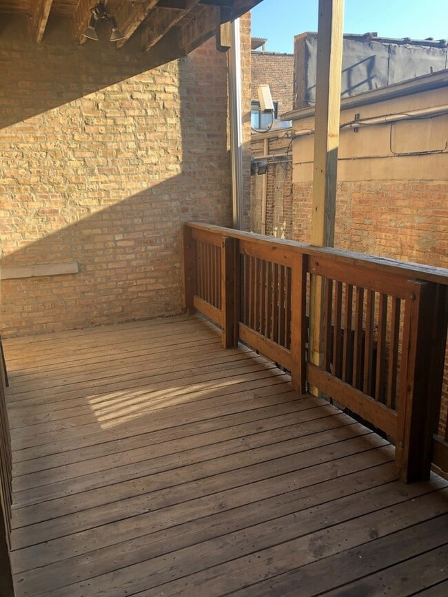 Building Photo - 1533 W Hollywood Ave