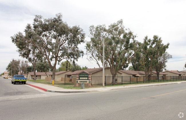 Building Photo - San Jacinto Vista II Apts