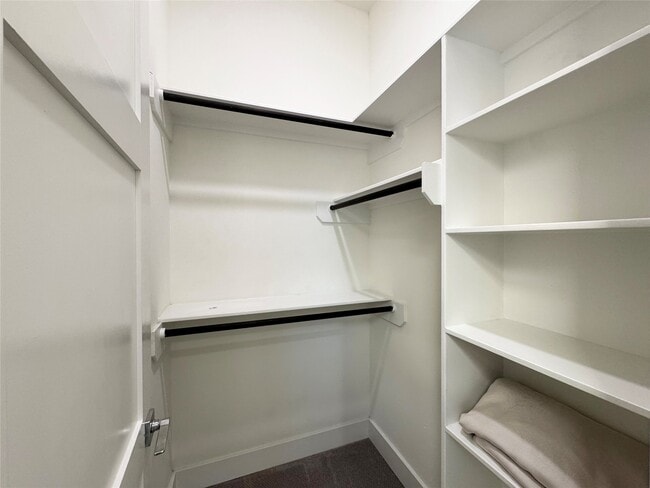 Building Photo - 2905 Gillespie St