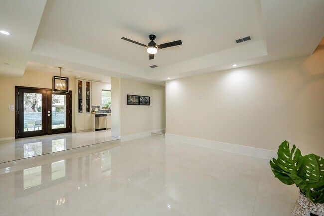 Building Photo - 209 Green Jay Ln