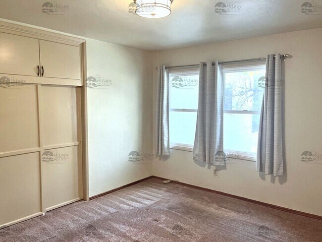Building Photo - Beautiful 3 Bedroom Family Home in Hilltop...