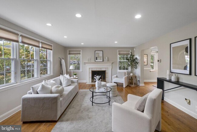 Building Photo - 1541 Doxbury Rd