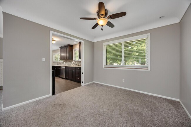 Building Photo - 4790 Belzair Dr