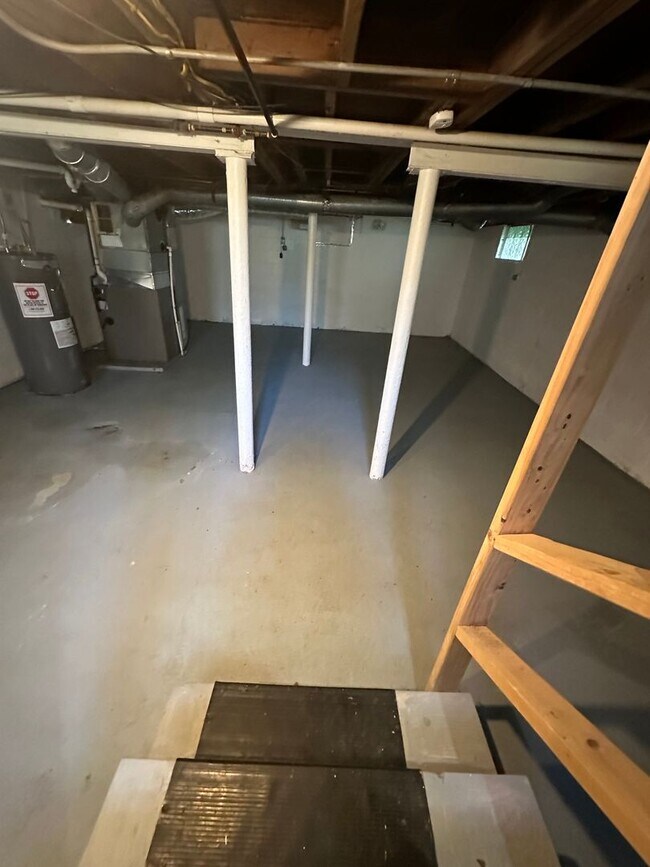 Building Photo - 2 bed 1 bath