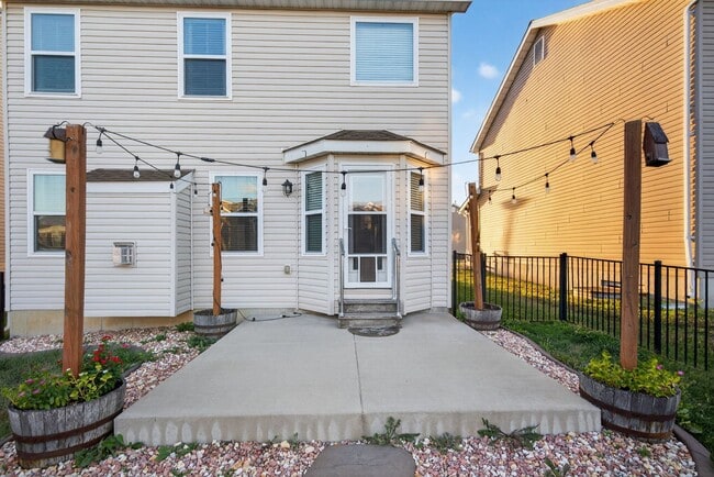 Building Photo - Charming 4-Bedroom Home in Springhurst Com...