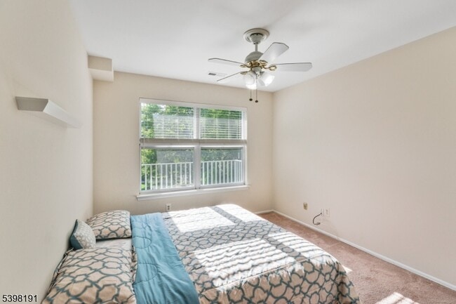 Building Photo - 28 Kensington Dr