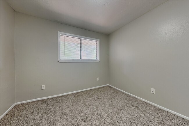 Building Photo - 7731 Bunker Wood Ln