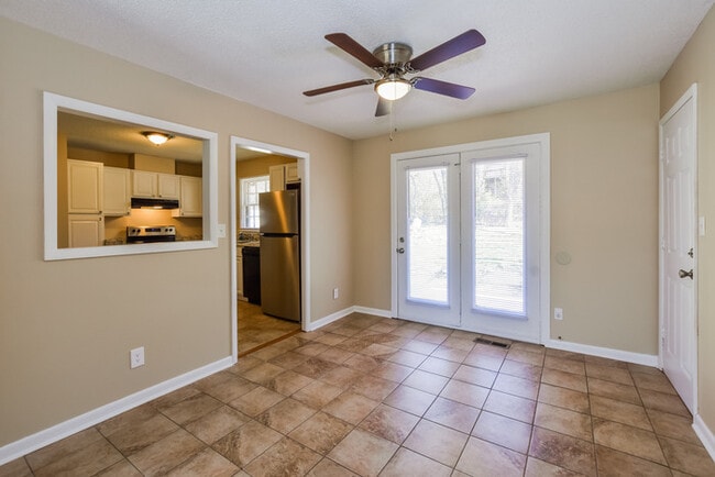 Building Photo - Dream Split-Level Home in Huntsville