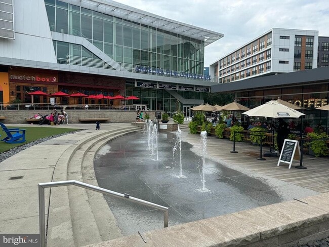 Building Photo - 2772 Knollside Ln