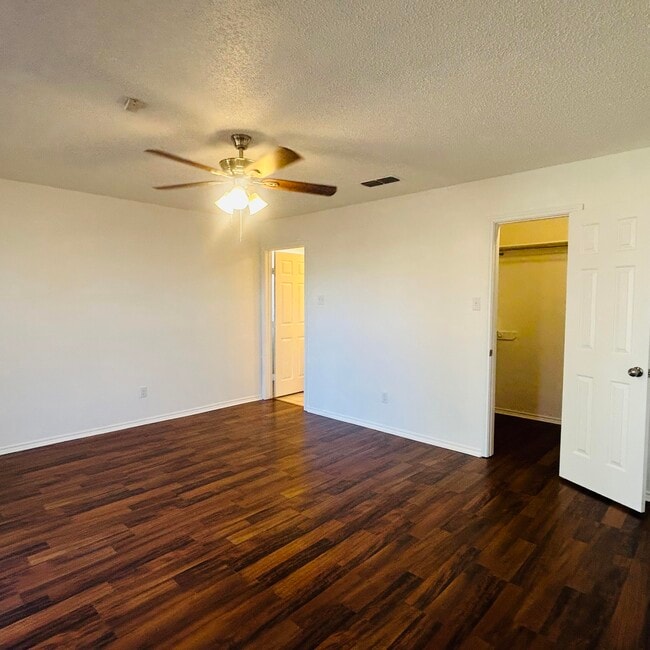 Building Photo - 6114 10th St