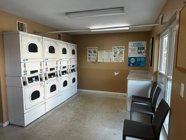 Building Photo - 8110 Albacore Dr