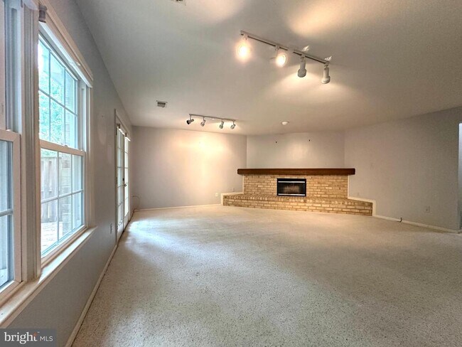 Building Photo - 5127 Kenside Ct