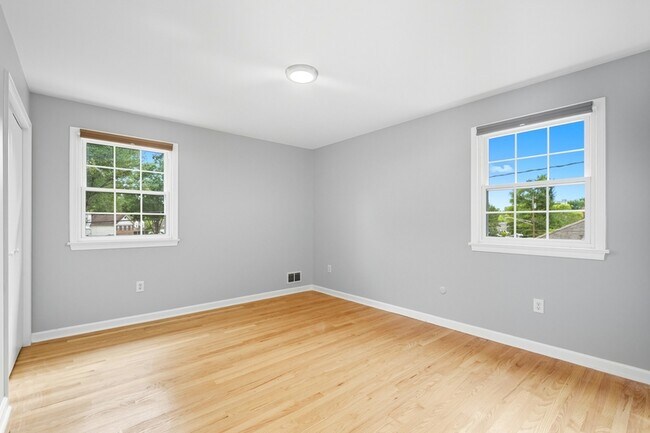 Building Photo - 13314 Vanessa Ave