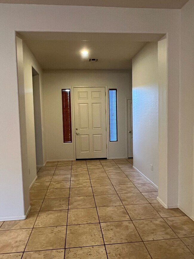 Building Photo - 4 Bedroom 2 Bathroom Cooper Greens Home