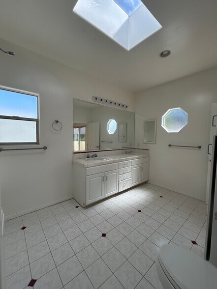 Master bath - 6418 W 6th St