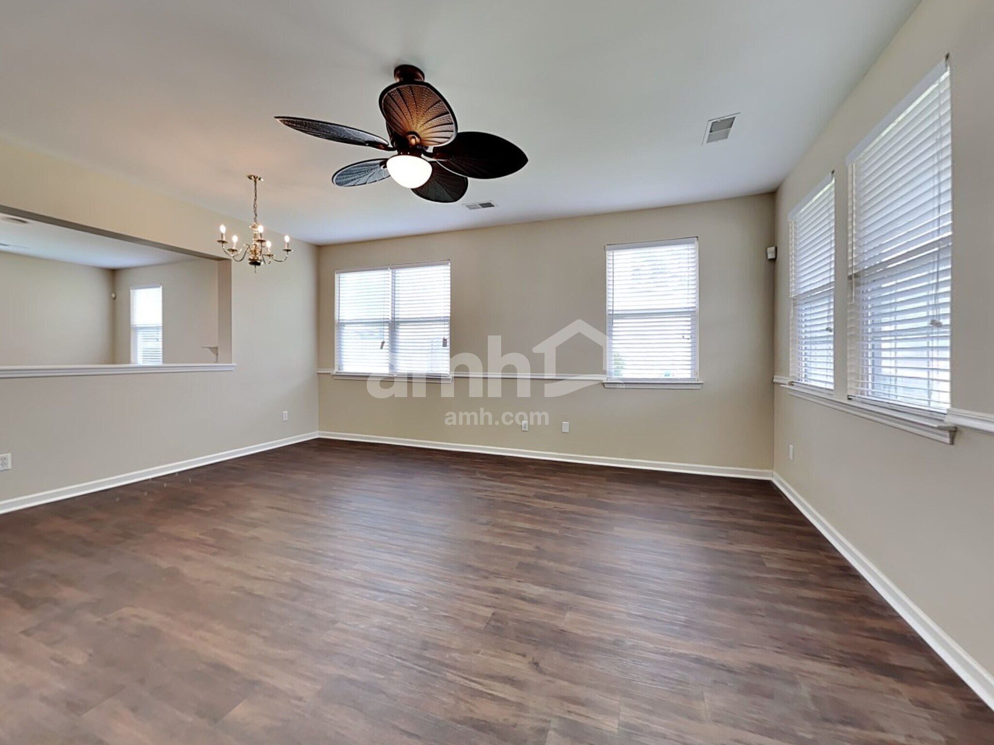 Building Photo - 1306 Song Sparrow Way