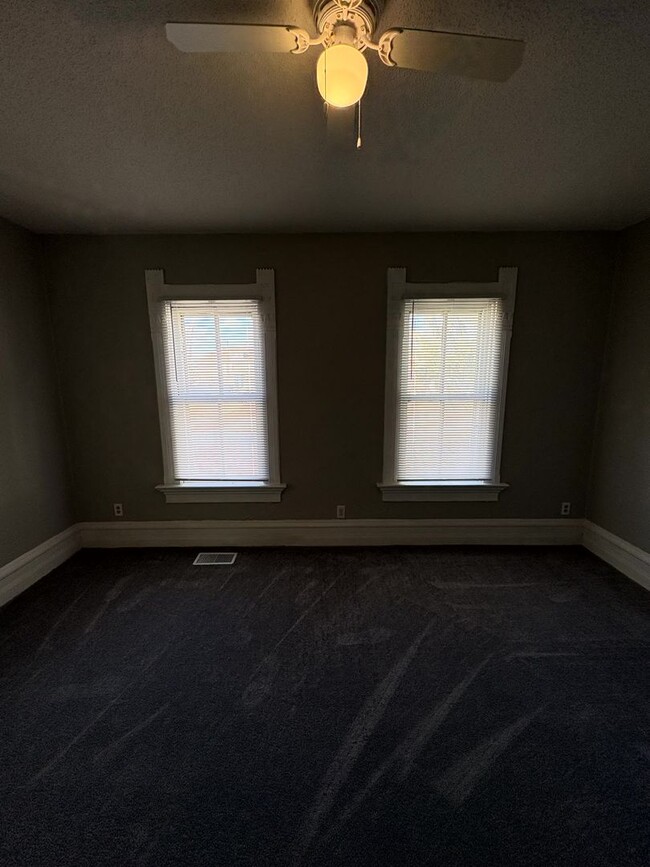 Building Photo - Charming 2 Bedroom Home for Rent & In Grea...