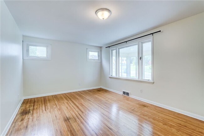 Building Photo - 159 Harwick Rd