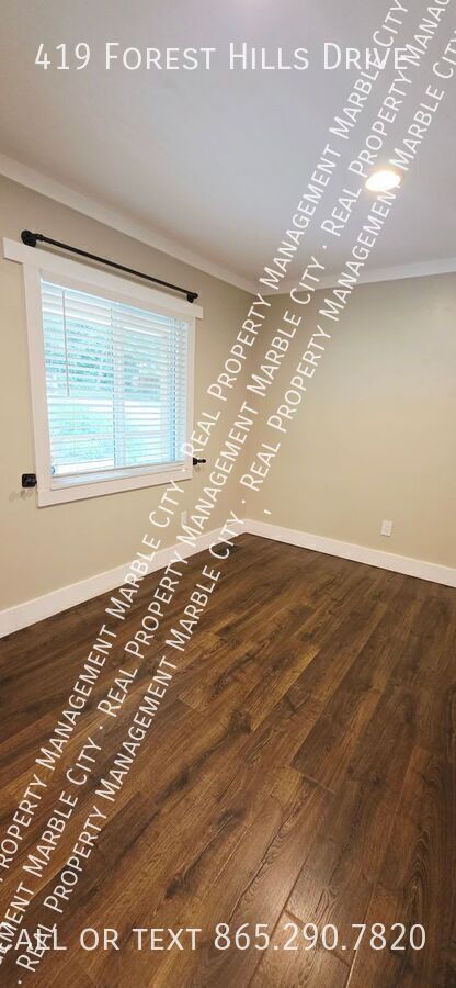 Building Photo - 419 Forest Hills Dr
