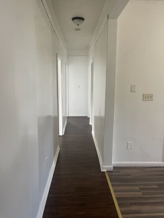 Building Photo - FOR RENT WILLOUBHY AREA!