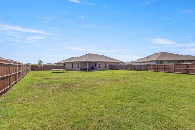 Building Photo - 5405 N Wind Ln